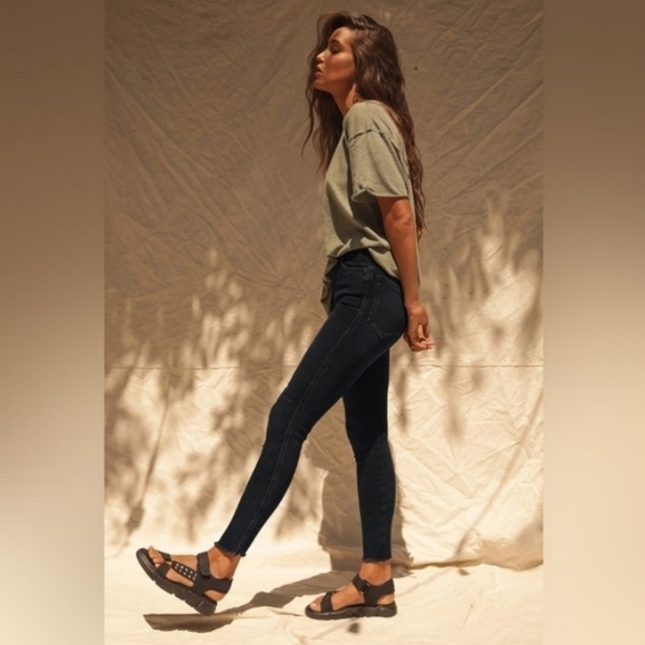 Free People Cropped Raw Hem Jeans - Picture 1 of 8